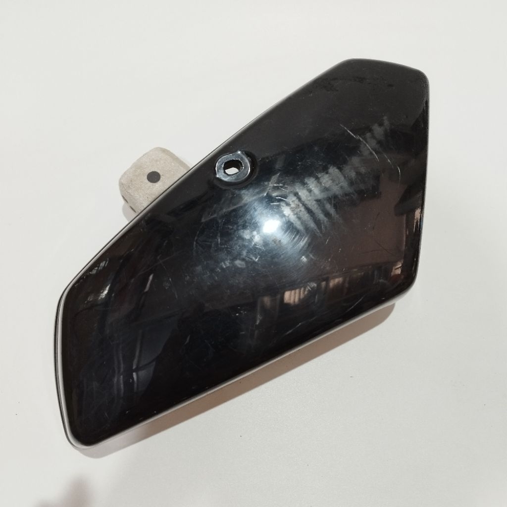 Tutup cover box BOK aki accu samping Honda Astrea c700 c800 c 700 800 star kiri hitam original ahm