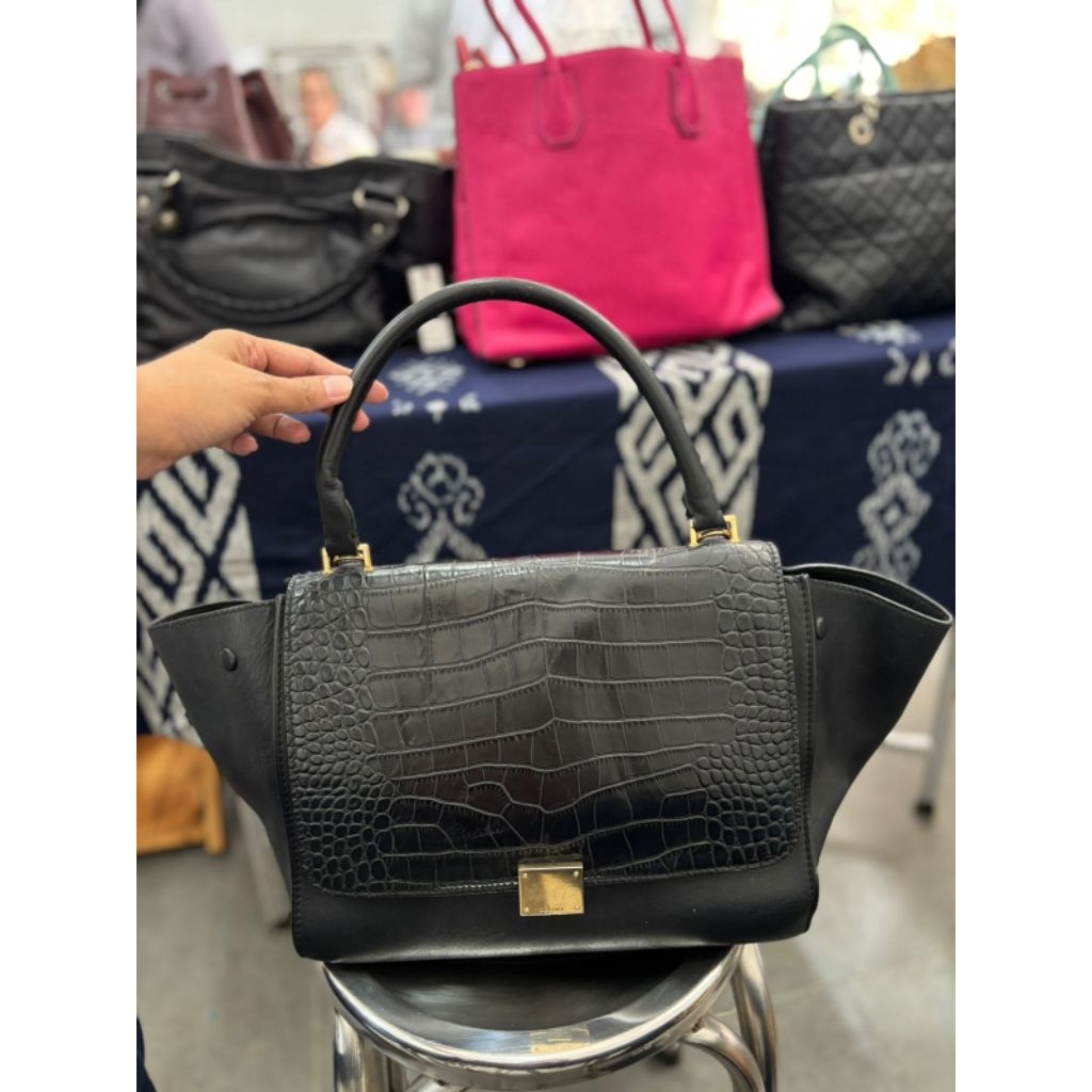 tas selempang celine trapez croco