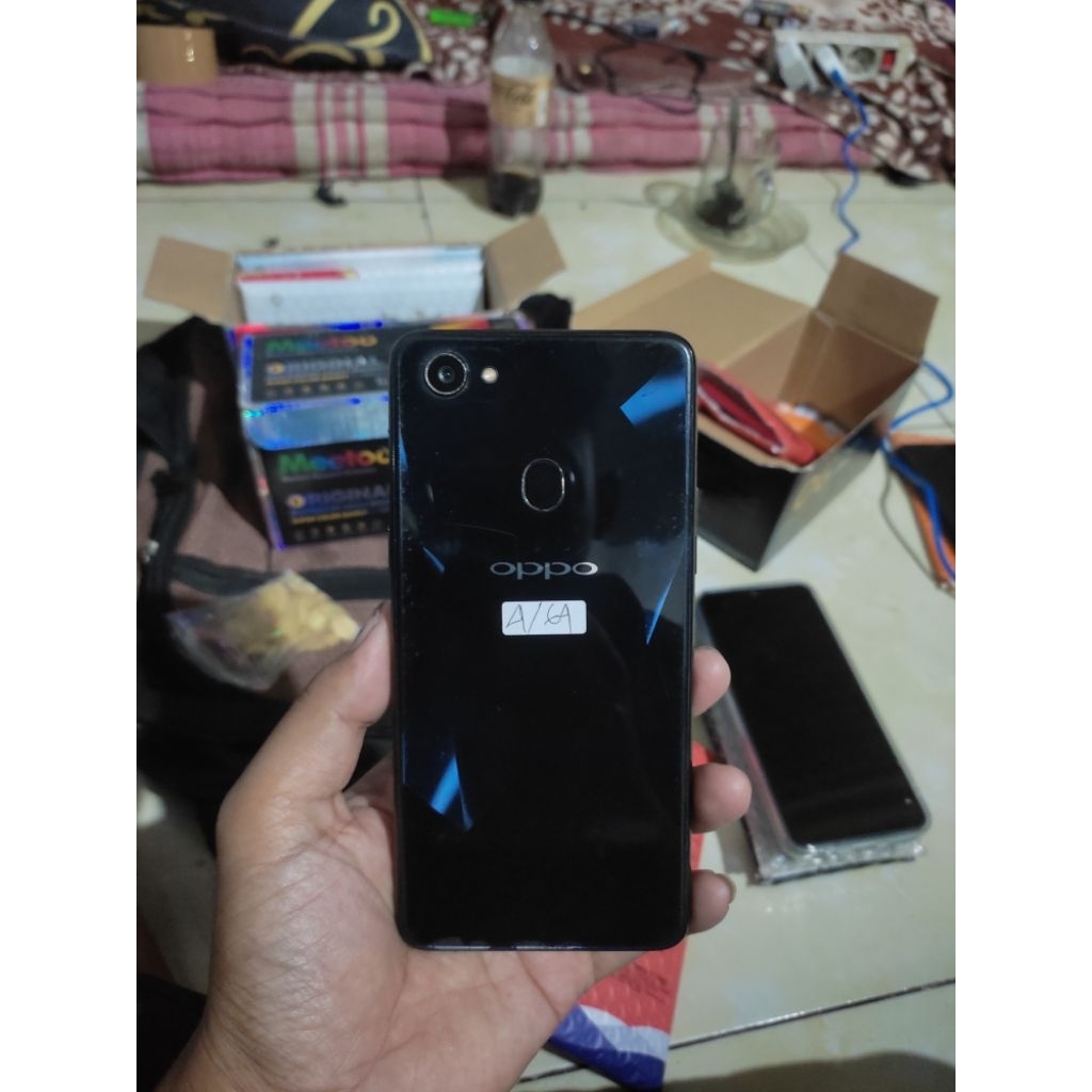 oppo f7 ram 4/64 (bekas/second)