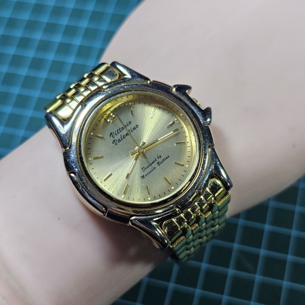 Jam Vittorio Valentino Gold Dresswatch Bekas
