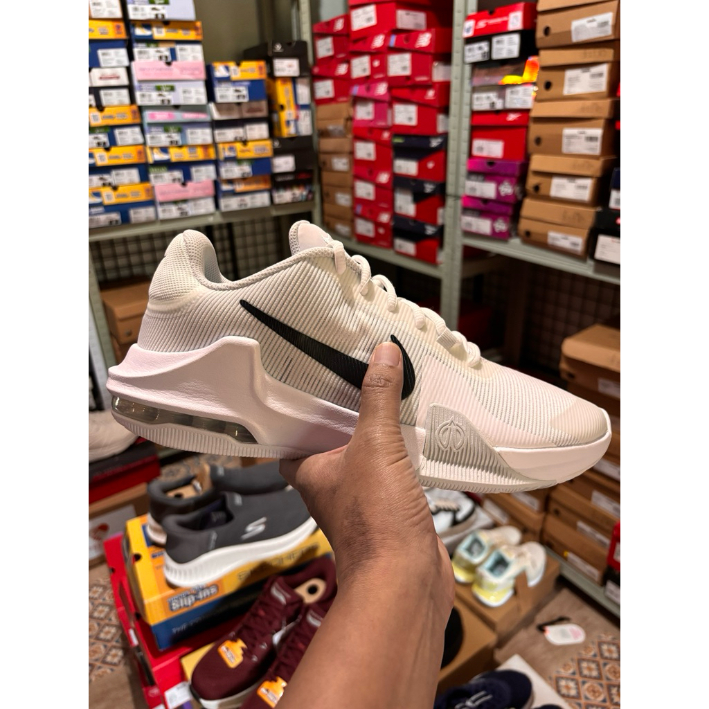 Sepatu basket Nike air max impact 4 DM1124 100 white size 45=29cm