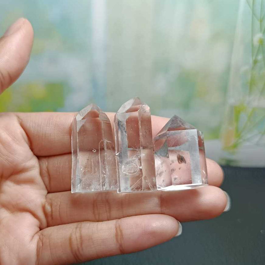 Batu Natural Sichuan Clear Quartz With Black inclusion  (1)