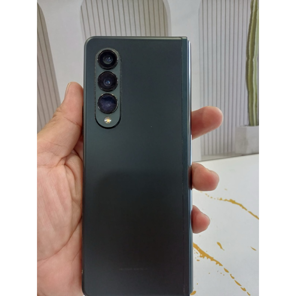 Samsung Galaxy ZFold 3 12/256GB Hp only (Batangan)