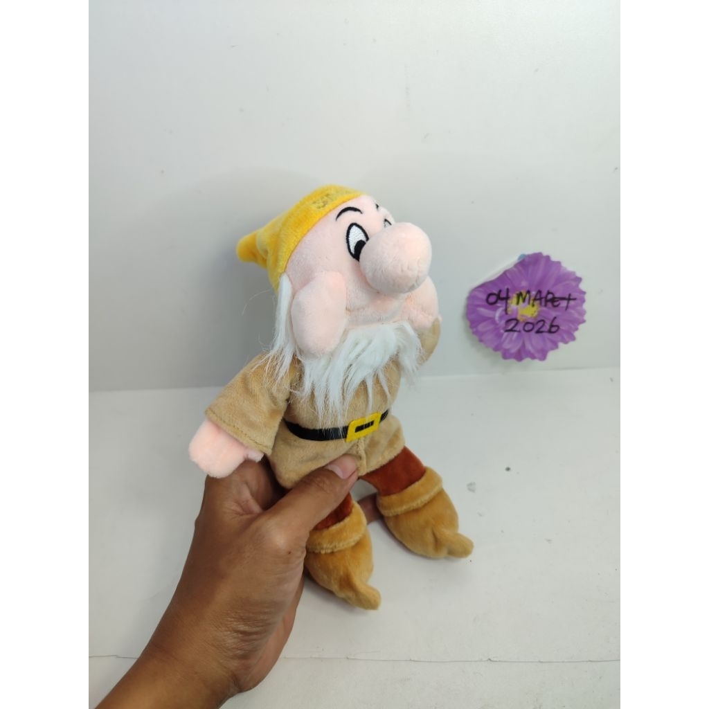 boneka kurcaci snow white 7 kurcaci sneezy original Disney