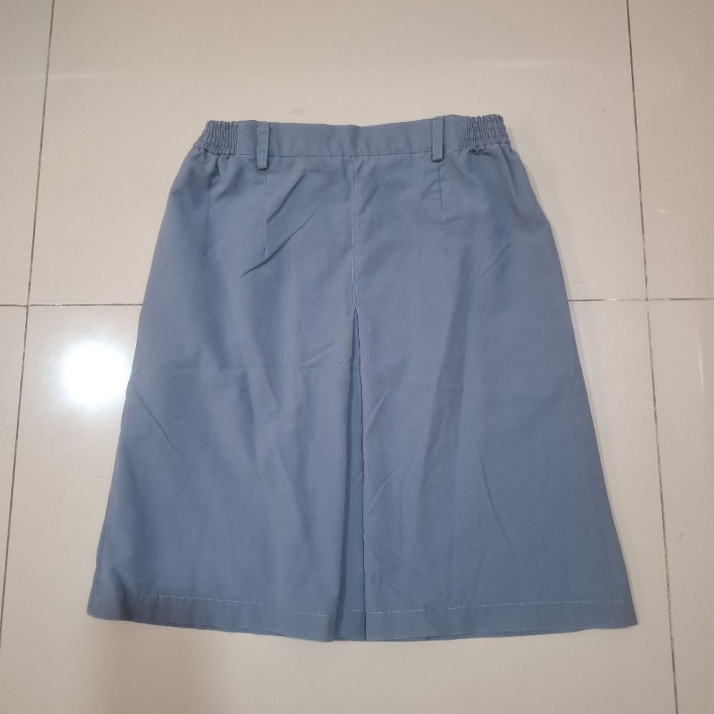 (PRELOVED) SERAGAM ROK SMA - ROK PRAMUKA SMA