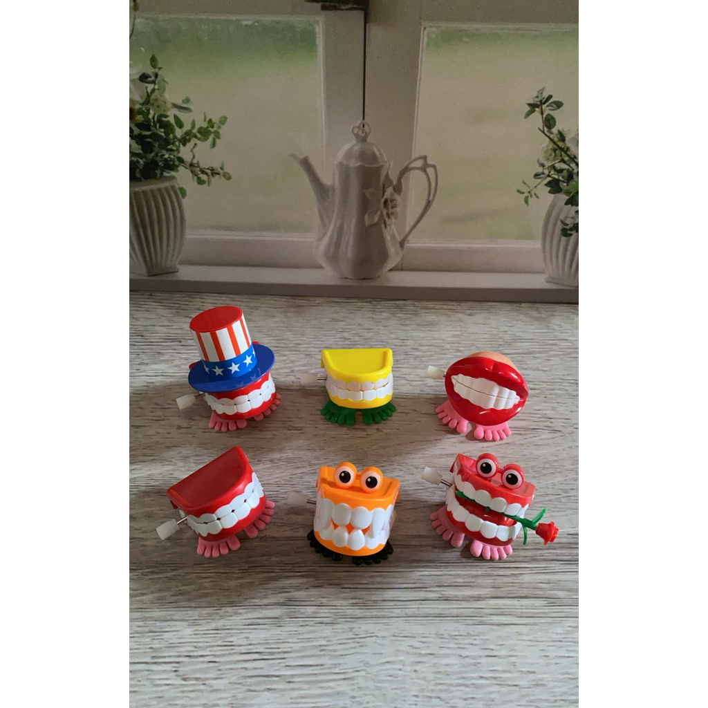 Mainan putar gigi anak loncat/mainan gigi