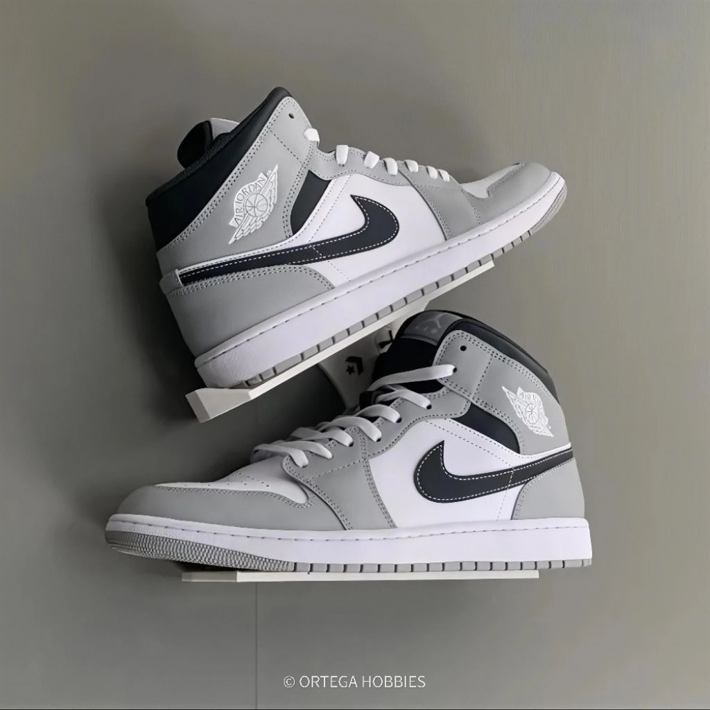 Rak Sepatu Display Dinding Shoe Display Wall Mount