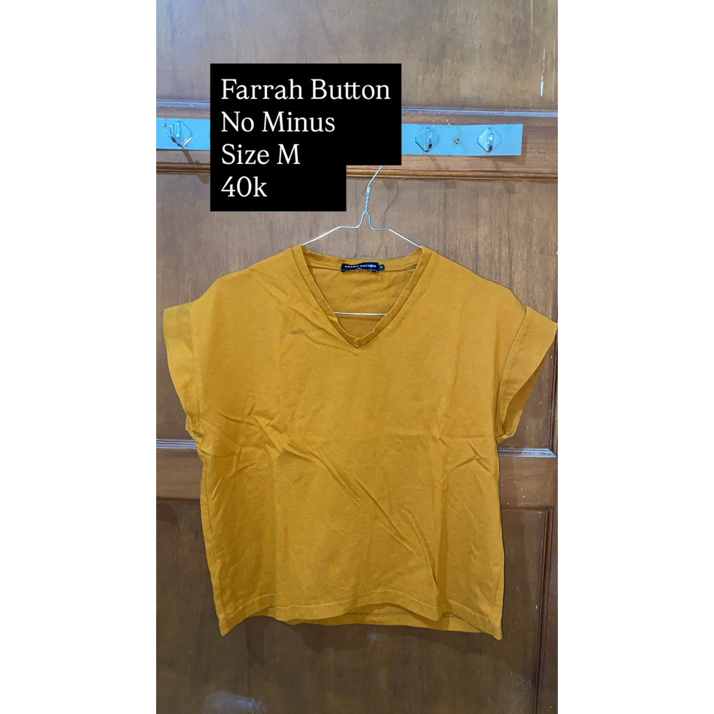 Preloved Kaos Farah Button