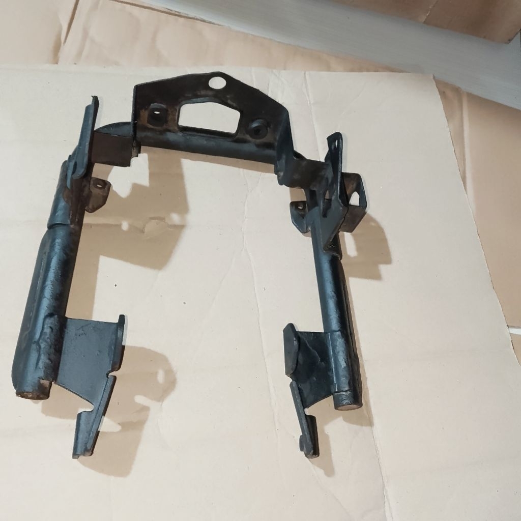 Bracket behel belakang Astrea grand Original copotan