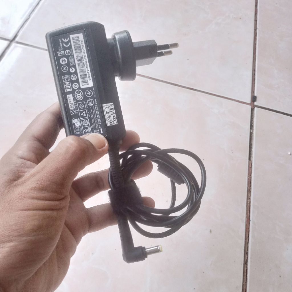 Charger Adaptor Laptop Netbook Notbook Acer Ujung Kuning Kecil