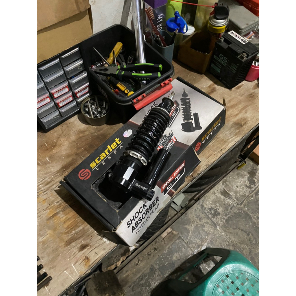 Shockbreaker shock depan scarlet black hitam vespa matic lx s lxv