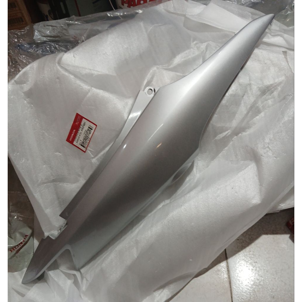 64410 KTL 690FMH COVER BODY SAMPING KANAN SUPRA FIT NEW SILVER ORIGINAL