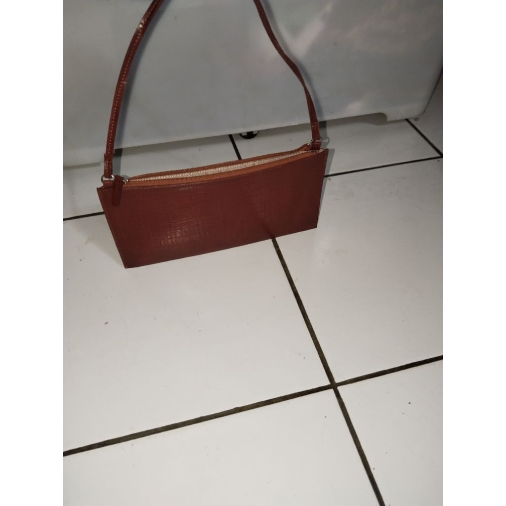 Tas Pesta Merah Kecil