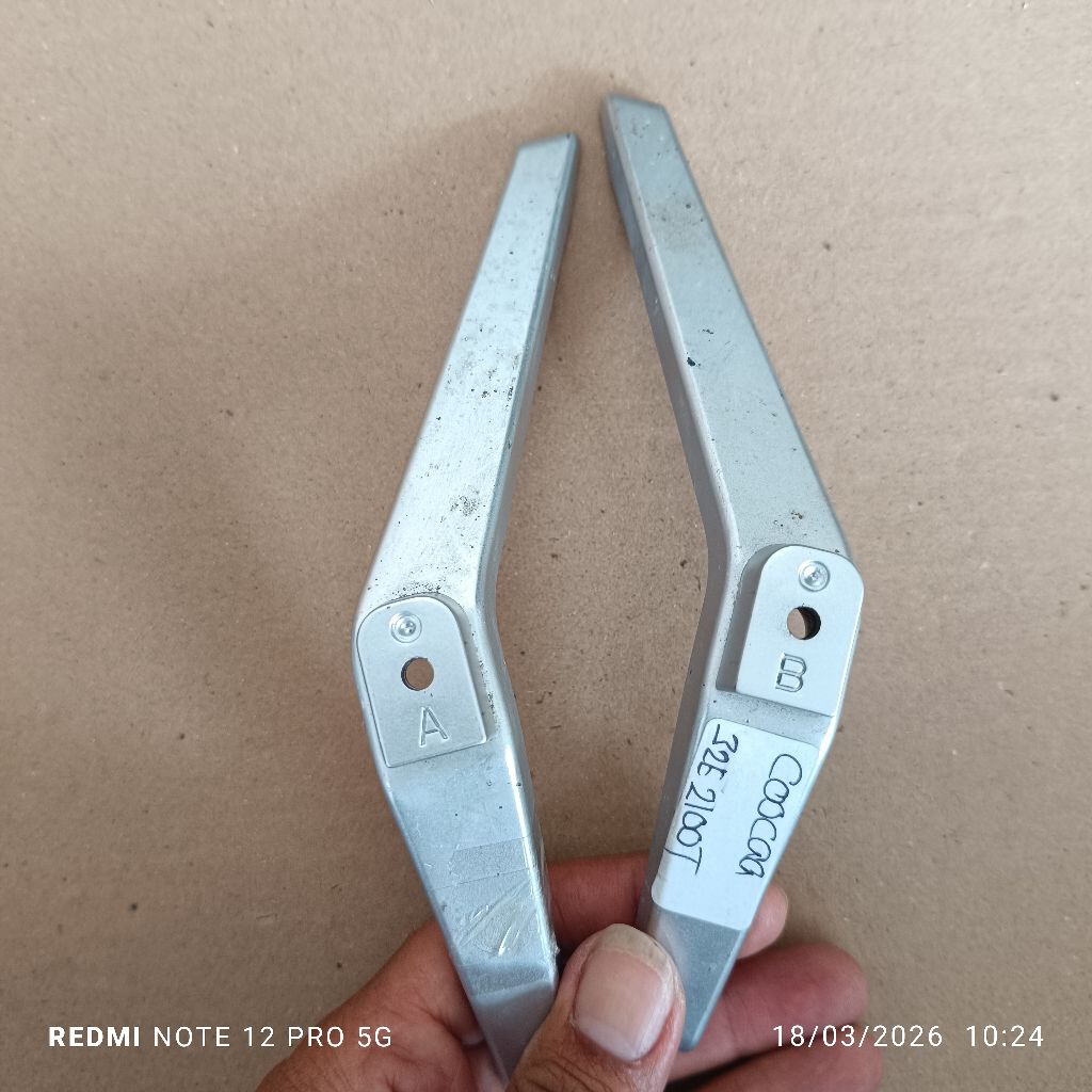 stand kaki dudukan asli tv televisi COOCAA 32E2100T normal