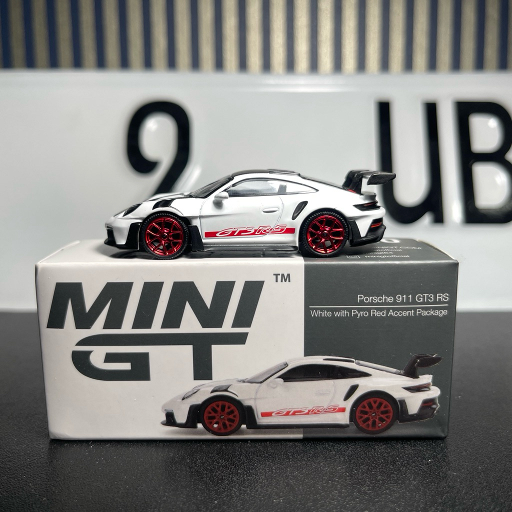 Mini GT Porsche 911 GT3 RS Pyro Red