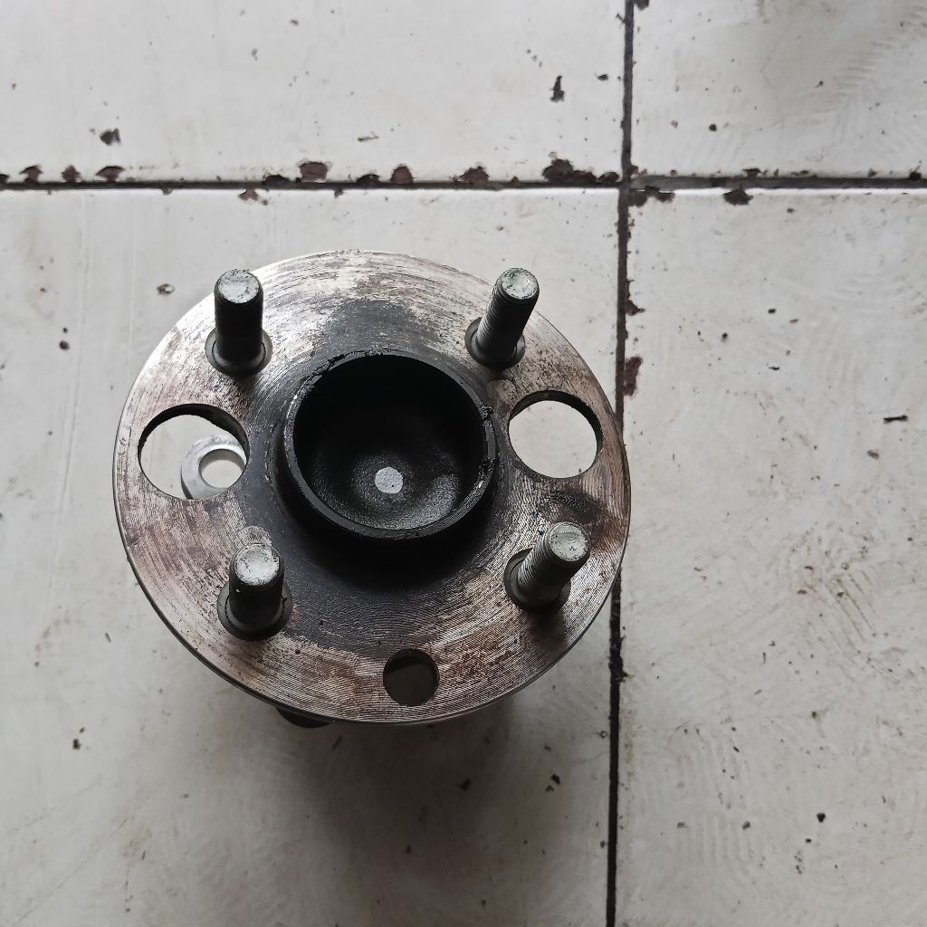 laher bearing belakang Daihatsu Sigra non abs