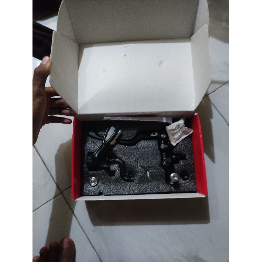 master rem rcb S1 fl hitam sebelah kiri