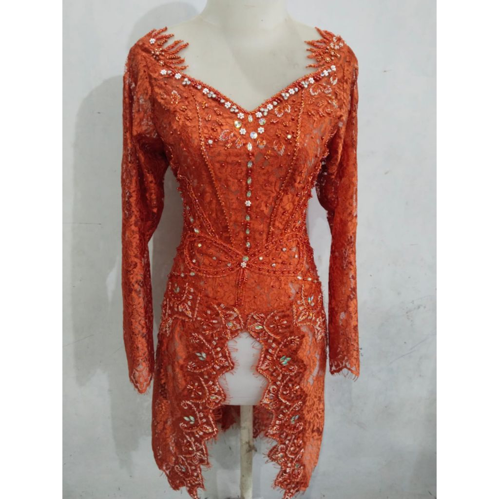 kebaya pengantin Batak tradisional