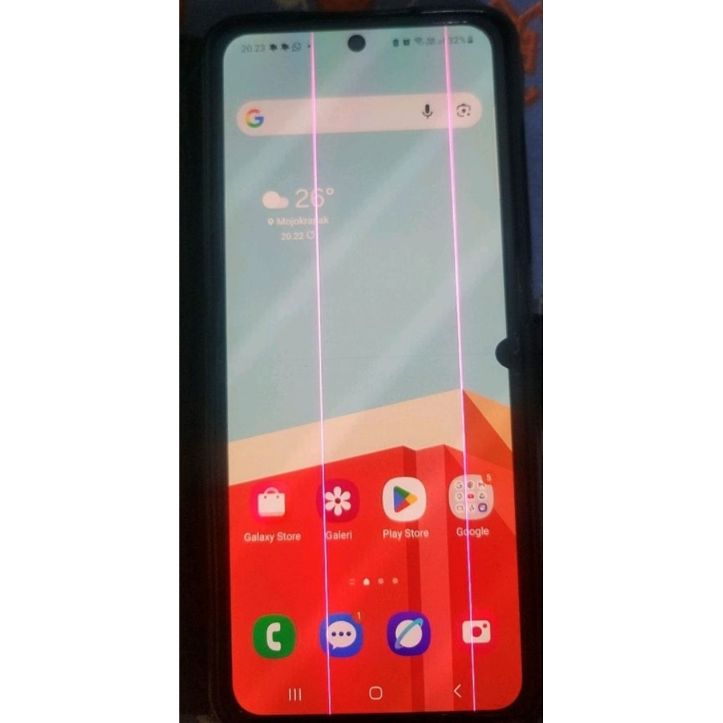 LCD Z flip 4 minus bisa nego tuipis