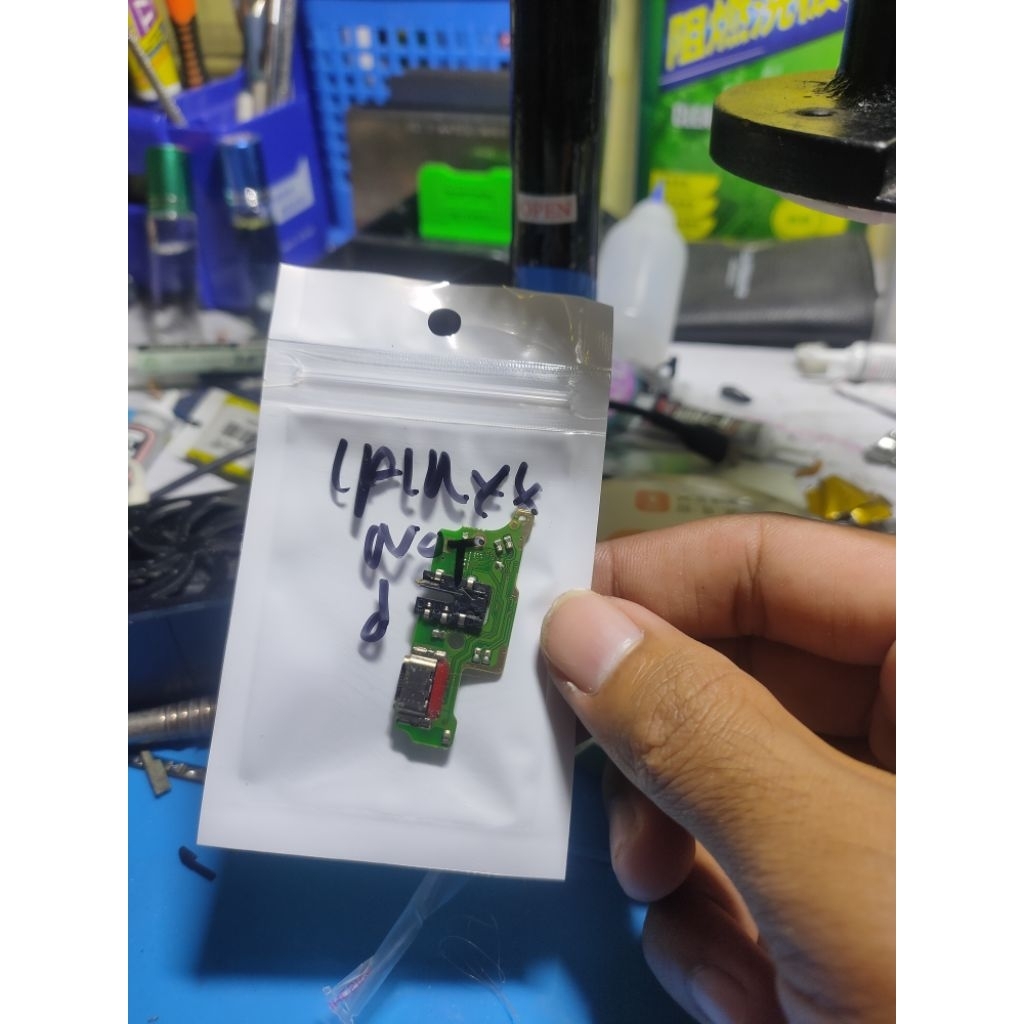 papan konektor cas Infinix not 8