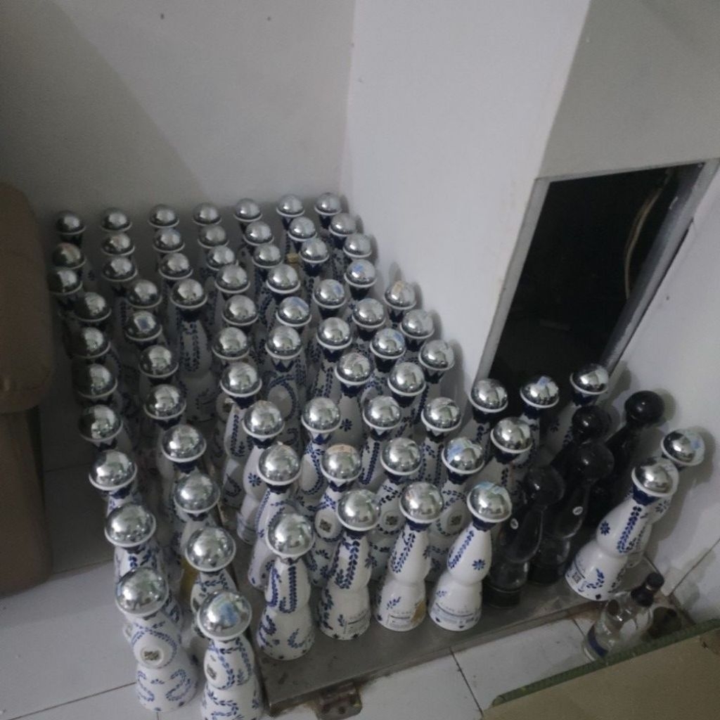 Botol kosong azul