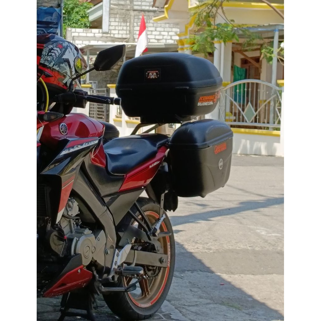 Top Box Givi E45 Second baik (kunci2) + Breket Vixion New