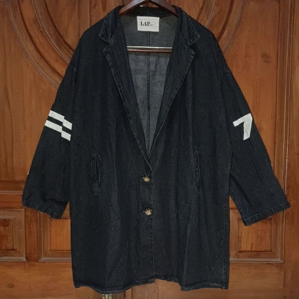 PRELOVED LAP Blazer Denim Semi Long Wanita Black Washed Bigsize LD 130