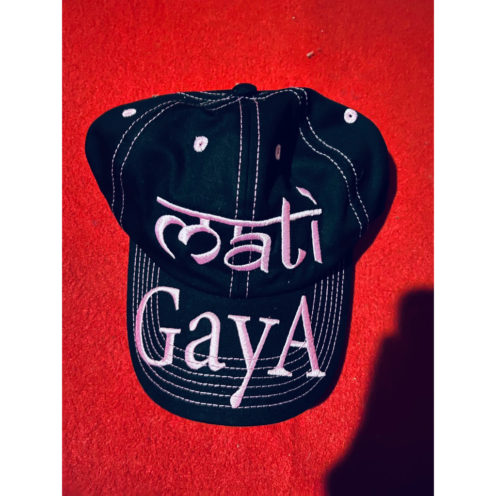 topi mati gaya
