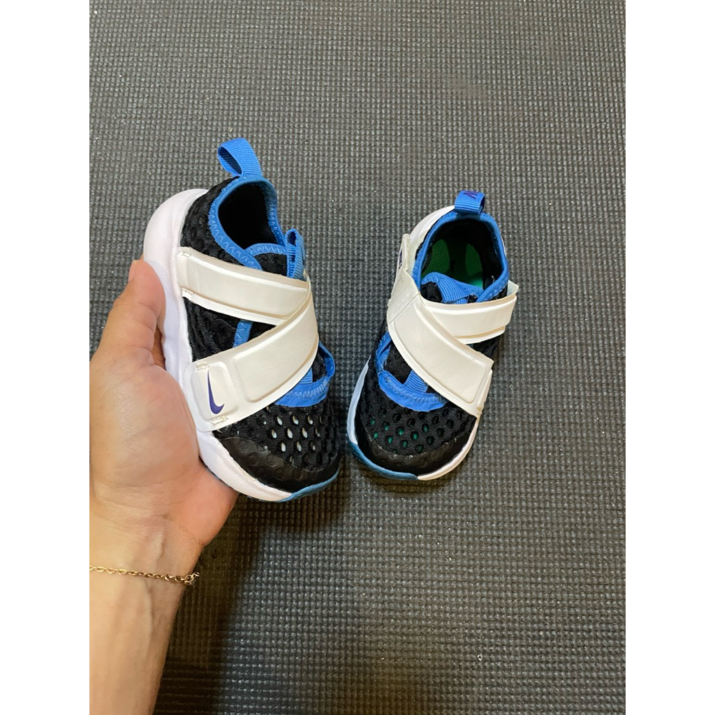 Sepatu Nike Flex Advance size 23,5 insole 13cm