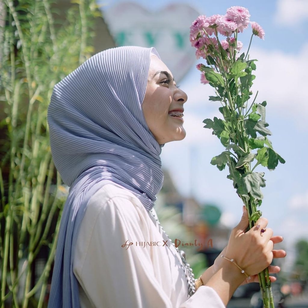 naira shawl by hijabic x dianty annisa (preloved)