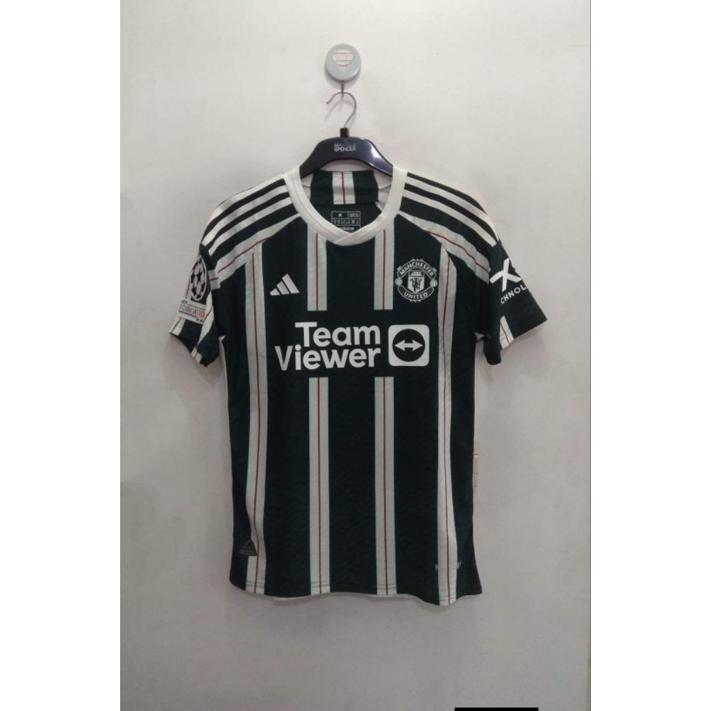 mu away 22/23 full patch UCL size L