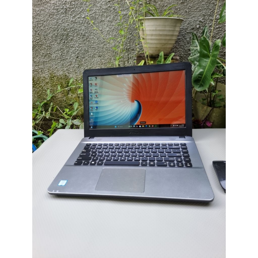 Murah ASUS 14" Intel i3 gen6 2.0 GHz Ram 8GB SSD 128GB + 320GB Win11 no minus mulus