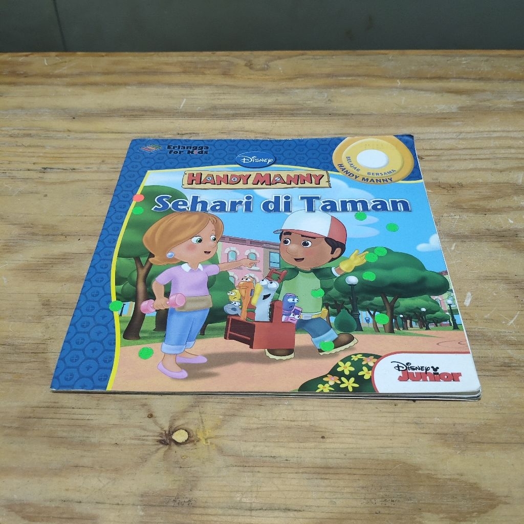Buku Handy Manny Sehari di Taman