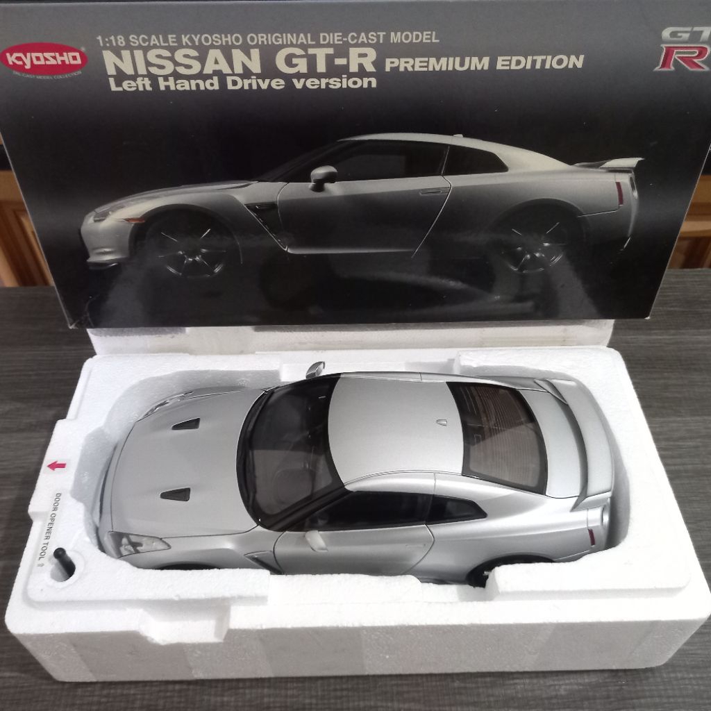 Diecast 1/18 Kyosho Nissan GTR R35 Premium Edition