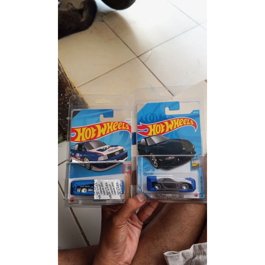 Hot wheels THS Mazda Rx 7 x Audi Qritro