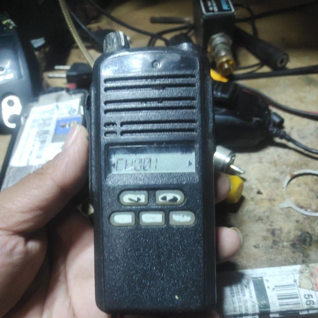 HT MOTOROLA CP1300 VHF RADIO KOMUNIKASI MOTOROLA CP1300 FREKUENSI VHF