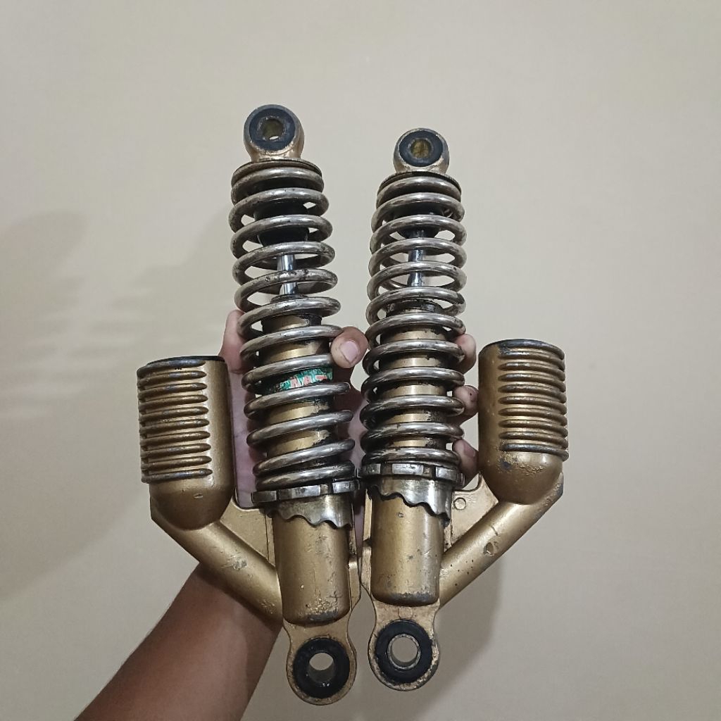 Shok Belakang Original TMT Lawasan UK 28 Bahan