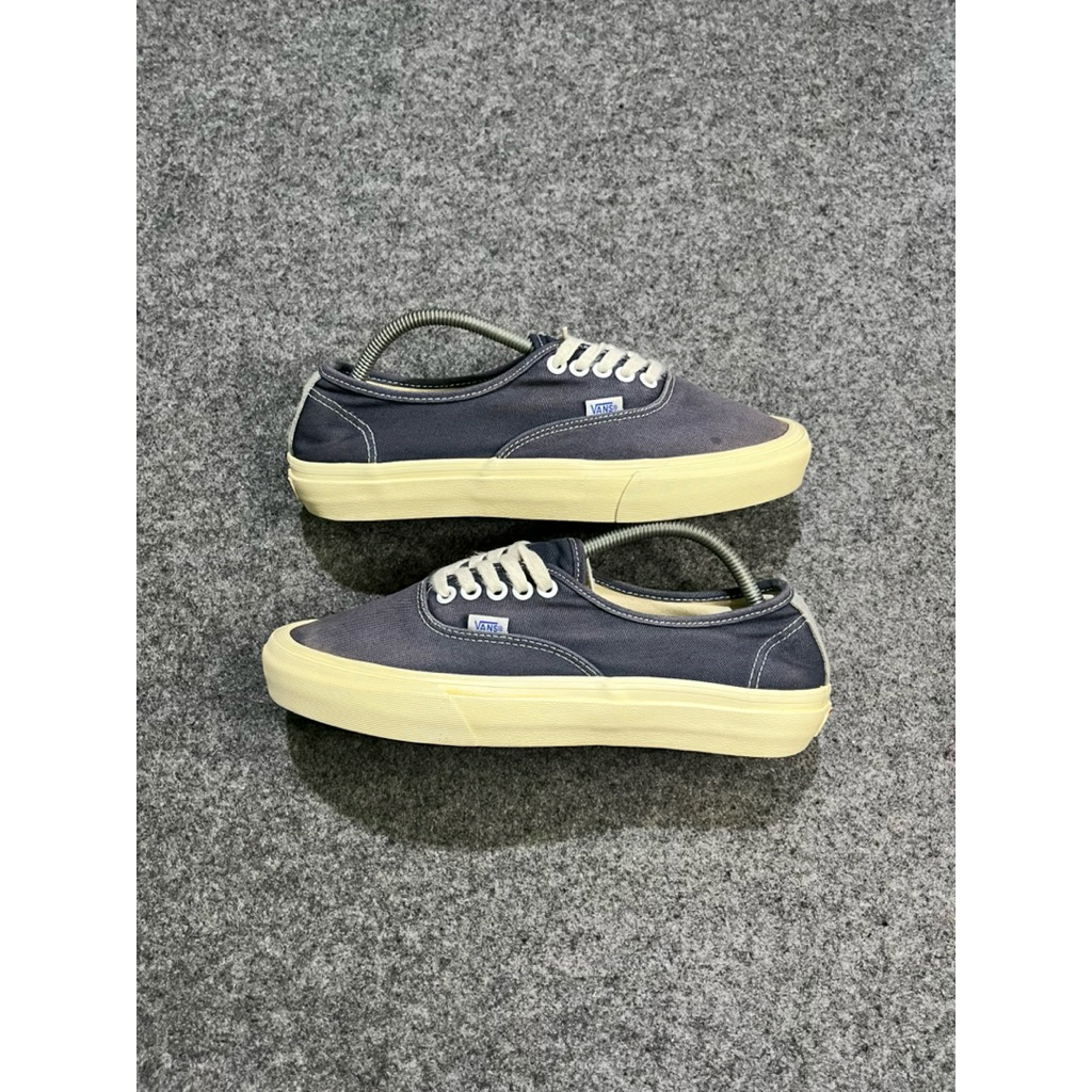 VANS AUTHENTIC VAULT OG