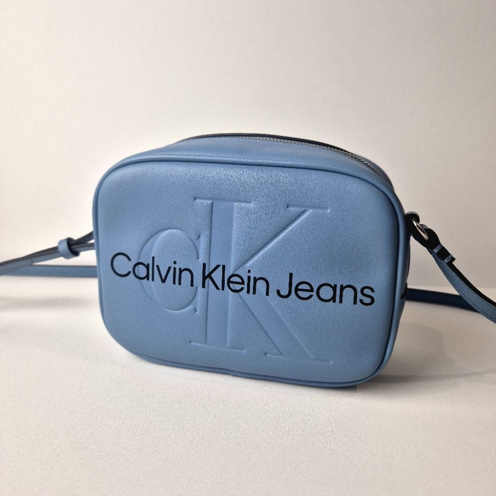Calvin Klein Sling Bag Camera Bag Blue Biru Pastel Preloved 95% Like New Tas Wanita Original