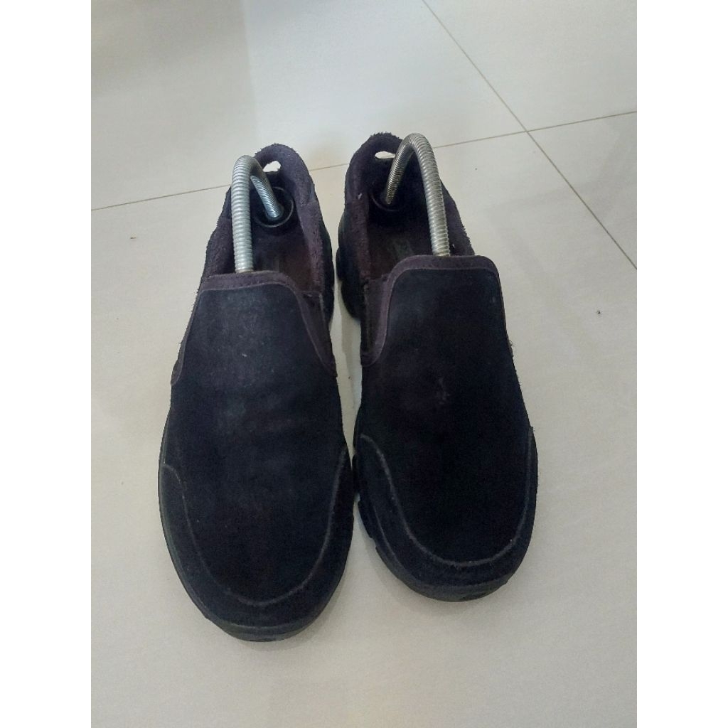 sepatu slip on skechers