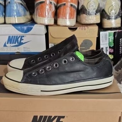 Converse jv low slip on SZ.40/255. Leather. minus tag crack.