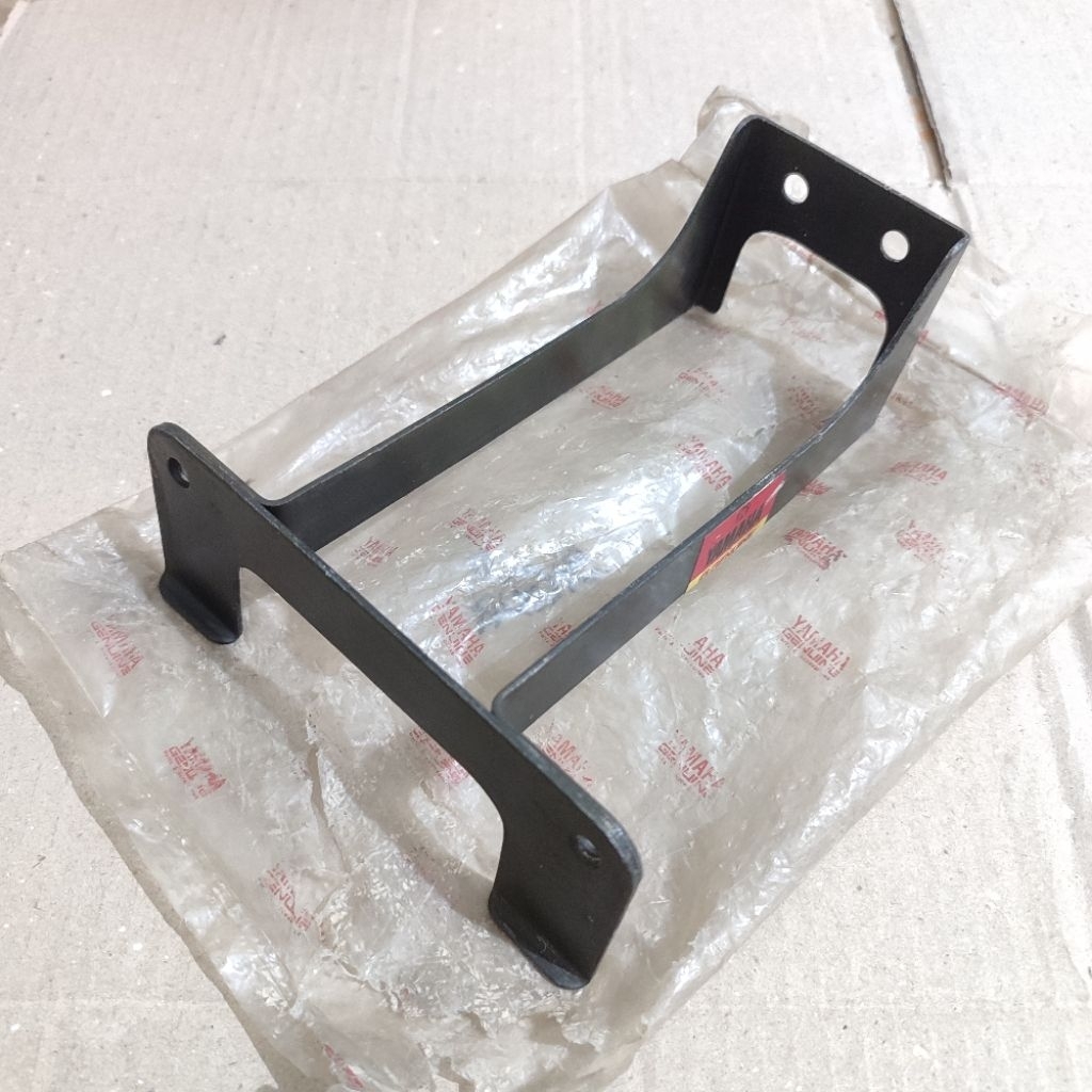 bracket braket breket dudukan pangkon plat nomor depan yamaha RXK RX-K RXS RX-S RX special RX-specia