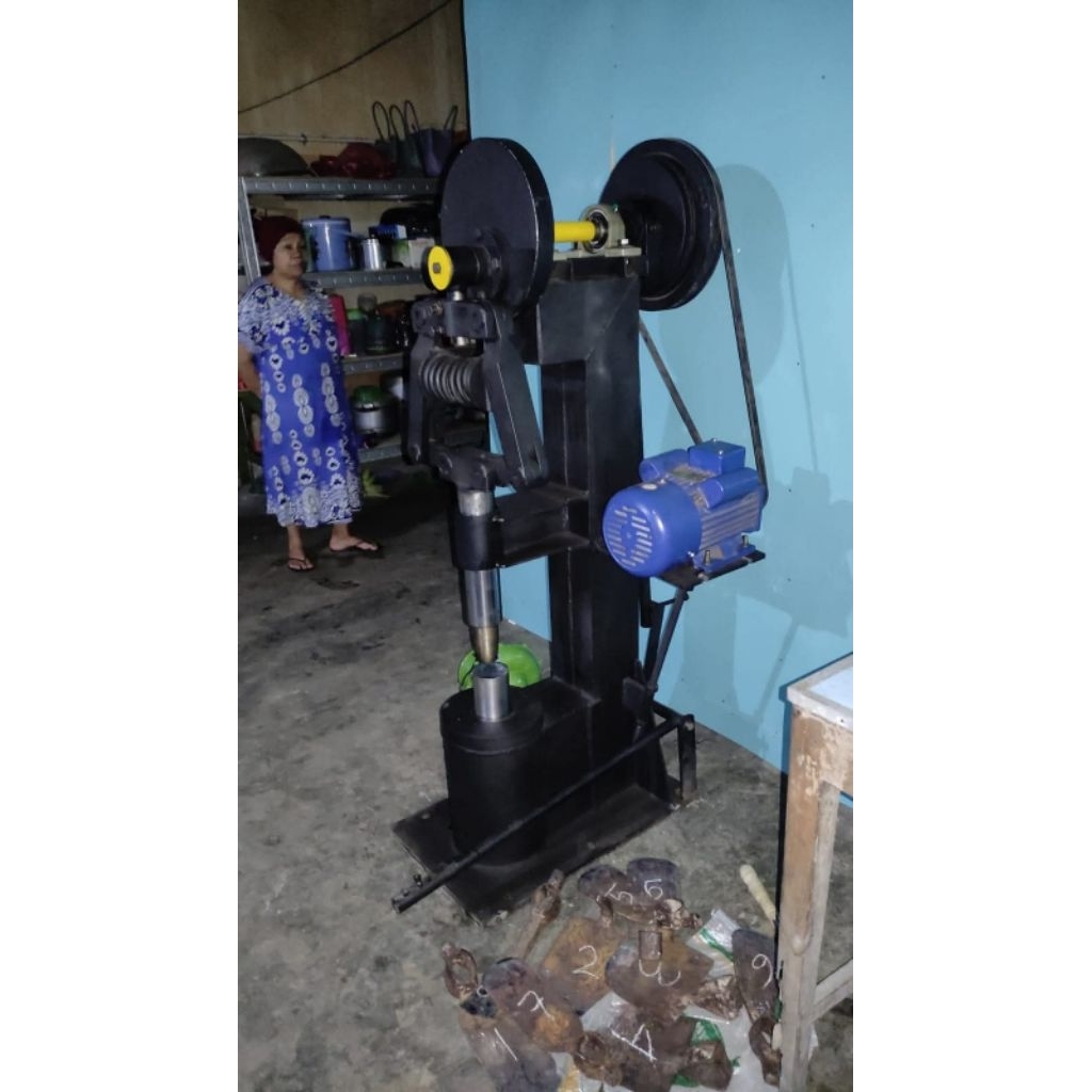 MESIN PANDE BESI MODERN