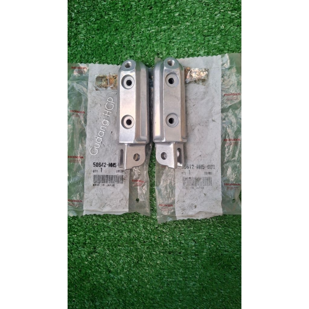 Arm L & R Step Set Pijakan Kaki Kiri Kanan CBR 150R /250R/250RR CBU KPP KYJ K33  50612 50645-MM5-000