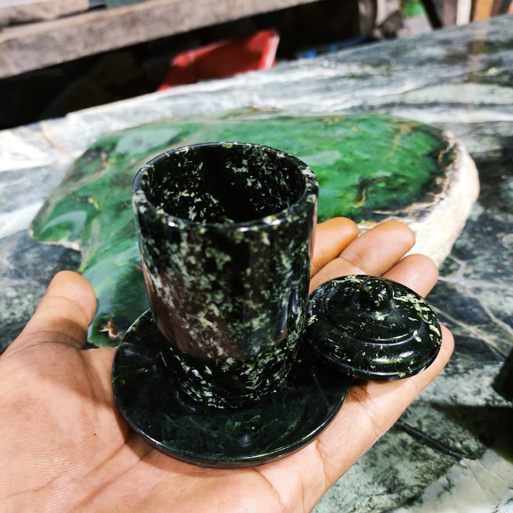 Cangkir giok hitam BLACKJADE aceh