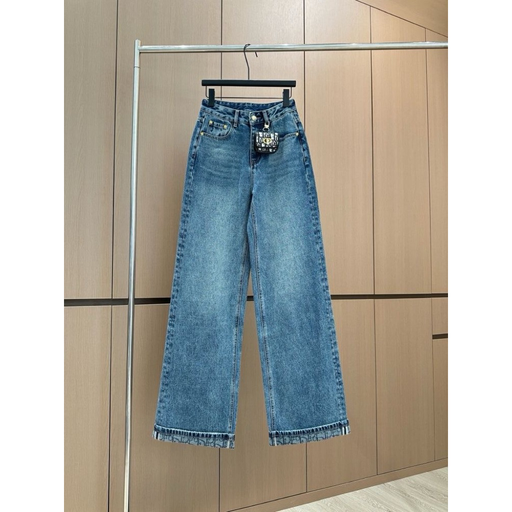 Jeans biru CD baru dengan tas pinggang kecil celana lurus kasual wanita