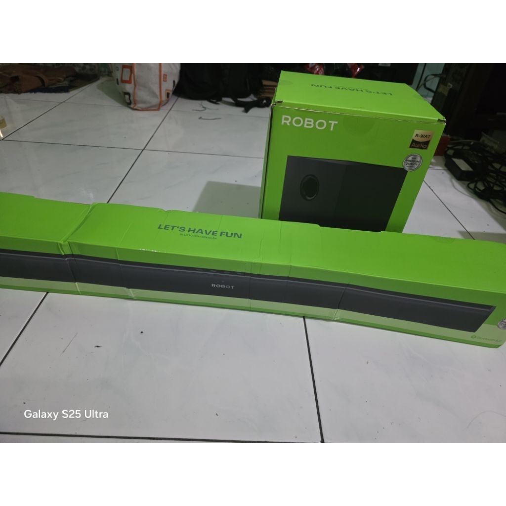 Soundbar Robot dan Subwoofer