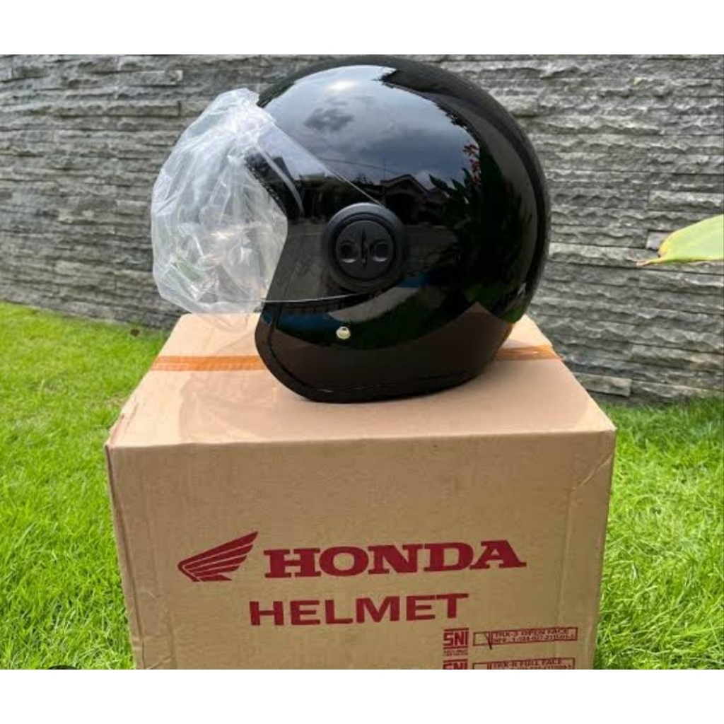 HELM SCOOPY HITAM