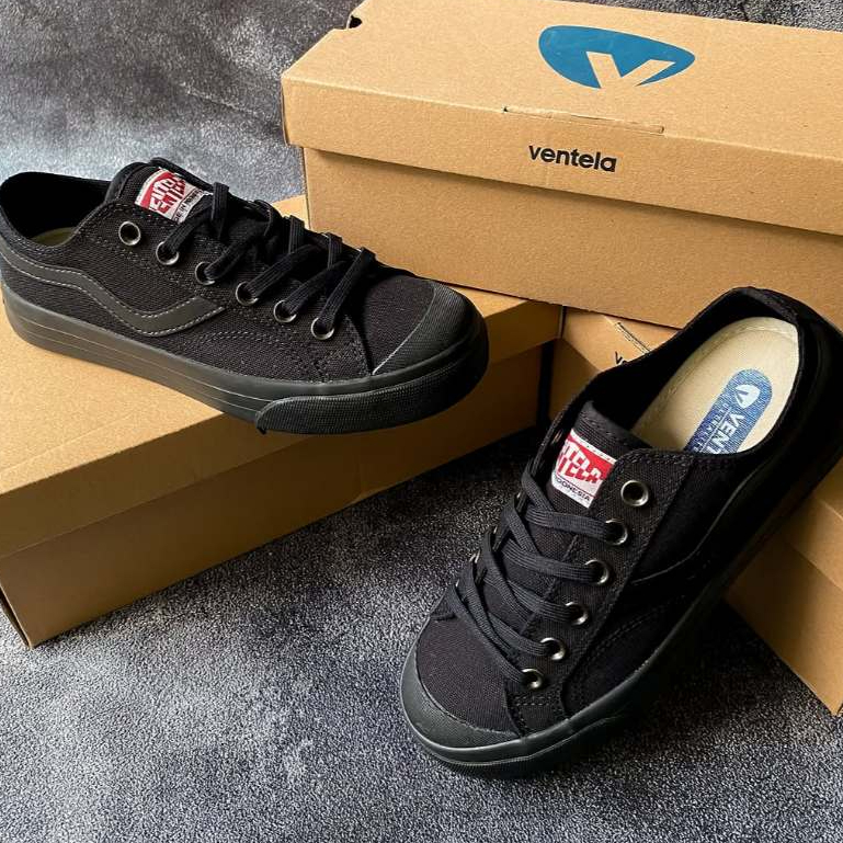 Ventela Public Low All Black Sepatu Hitam Polos