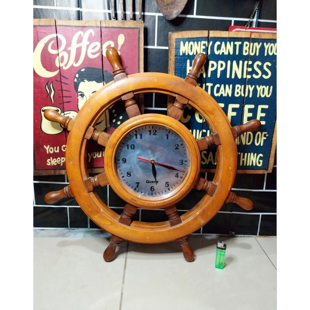 Jam dinding kayu model setir kapal jadul